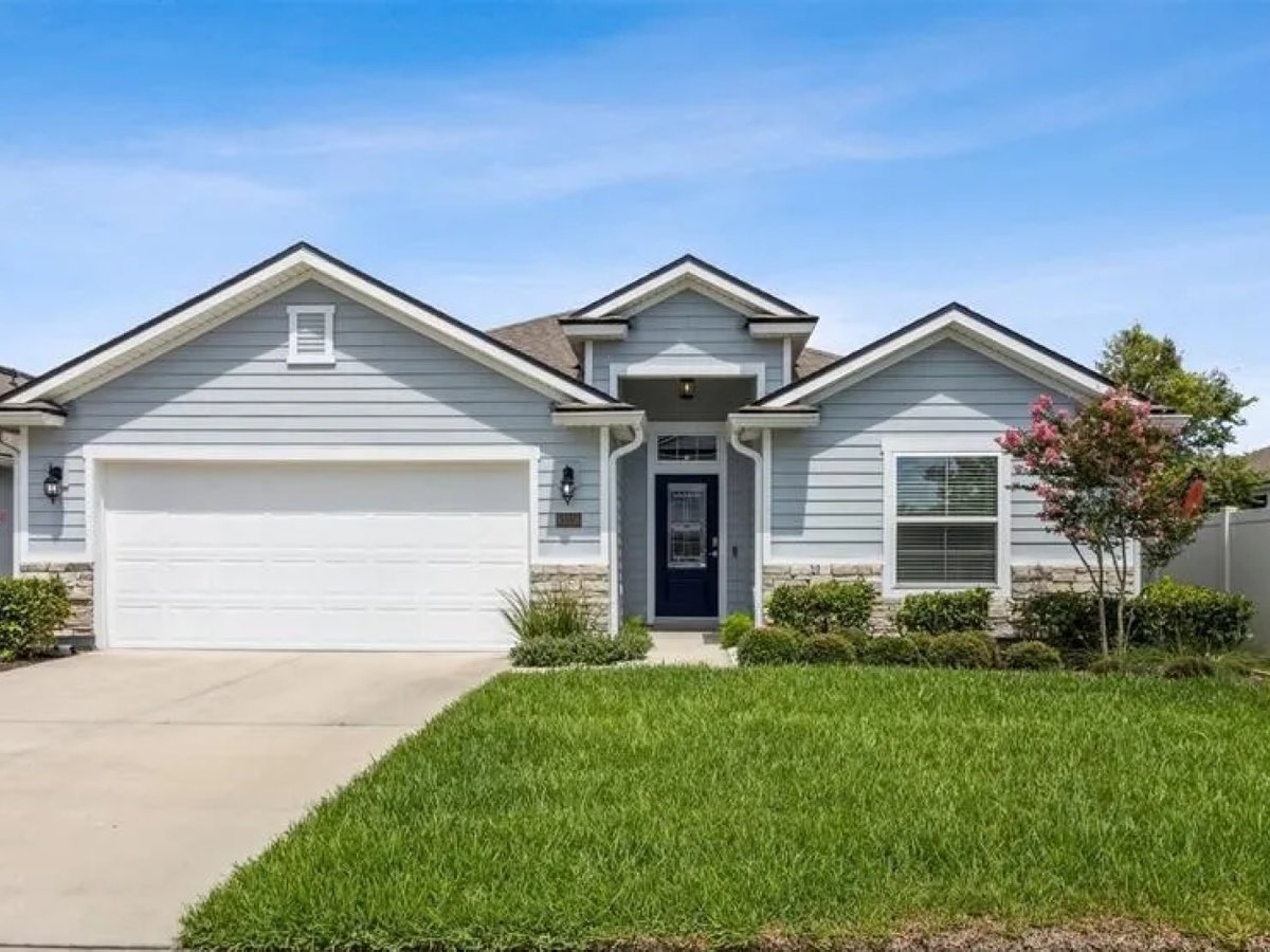 portcity_bank's tweet image. Join Elaine Ritter from First Port City Bank and Realtors Michele Holbrook &amp;amp; Marci Hamilton from Pineywoods Realty for an Open House at:

📍 83316 Chappel Court, Fernandina Beach
📅 Saturday, July 19
🕐 10 AM - Noon

#FPCB #BankLocal #PuttingPeopleFirst