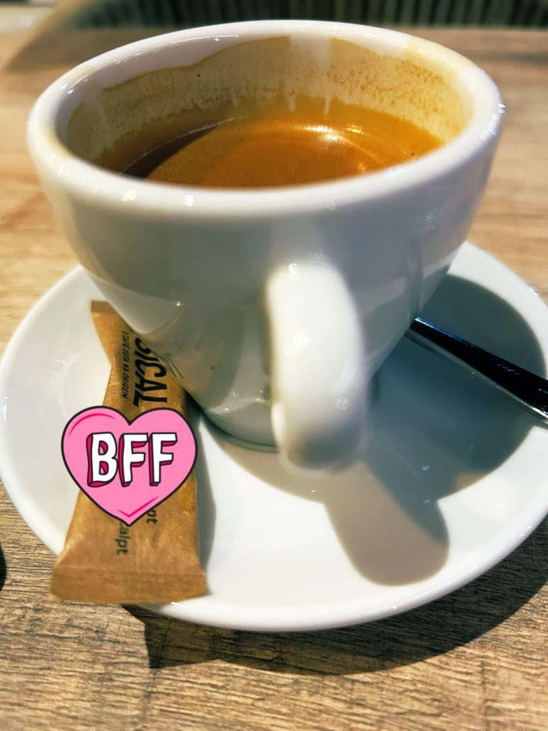 thesecretvoice4's tweet photo. je republie desolée..🥰 coucou un #café avec moi? qui veut les #news ? comment allezvous? qui a vu #SecretStoryLeLive ? qui connait les #citrons confits au sel? 😅☺️🍋🍋‍🟩🎃bisous &amp; bonne fin de #Mardi .. la #canicule2025 a repris son cours par ici.. on a chaud....... in #Geneva https://t.co/HhYf2RqEbD