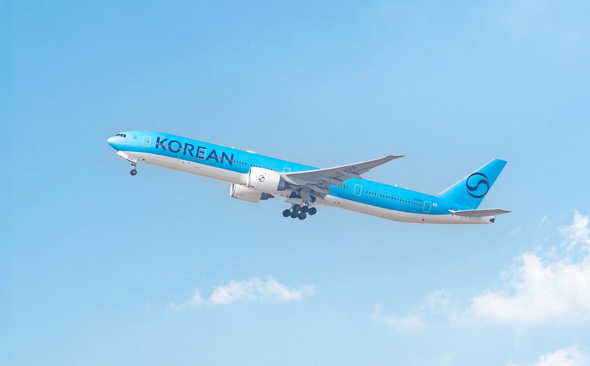 Dulles_Airport's tweet image. Next week we're celebrating Korean Air's 30th anniversary at Dulles with an AvGeek event!! We have space for 25 AvGeeks to join us on the runway as we welcome their new livery! Sign up here by 11:59 pm on Thursday, July 17 for a chance to join us: bit.ly/IADKorean30th
