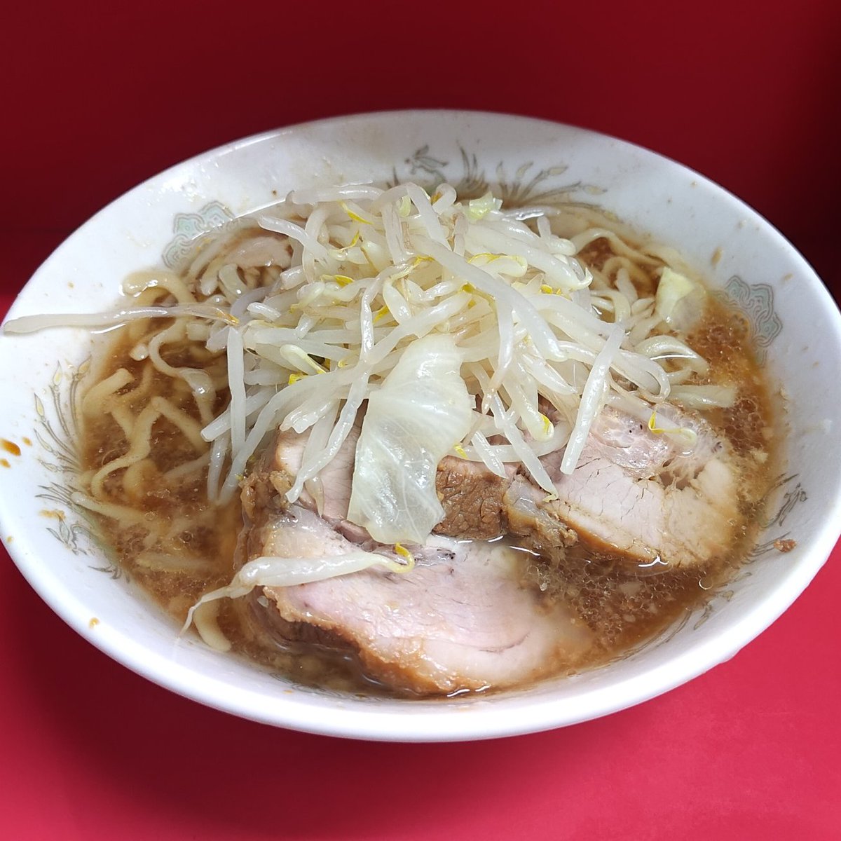 07/15(火)　🐷279
ラーメン二郎 三田本店

醤油も旨味もビシーッとキマった完璧な一杯。
13番席暑すぎたので少なめで正解。