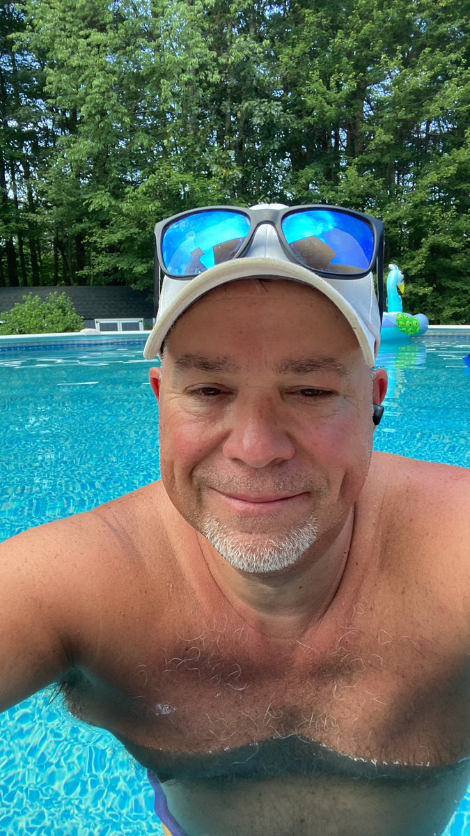 Jpp_413's tweet image. Finally time to relax and enjoy my day off…

#pooltime
#choresaredone
#summah

☀️🕶️☀️🏖️
