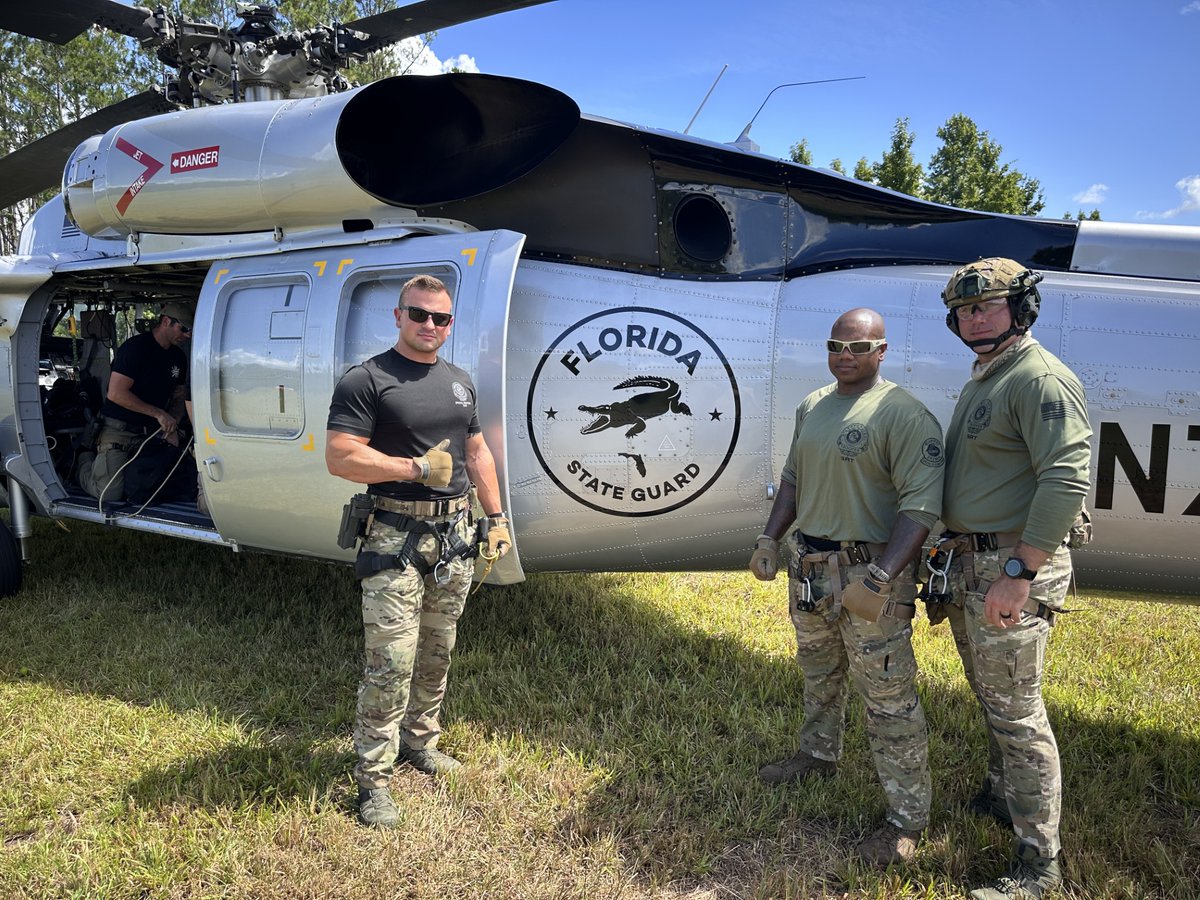 FLStateGuard's tweet image. FSG Special Missions Unit & @FLHSMV FHP Special Response Team joined for a rappel exercise focused on post-disaster search and rescue efforts.