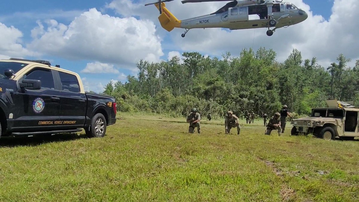 FLStateGuard's tweet image. FSG Special Missions Unit & @FLHSMV FHP Special Response Team joined for a rappel exercise focused on post-disaster search and rescue efforts.