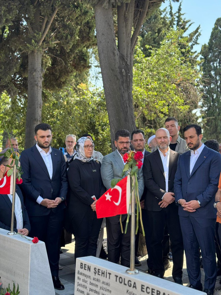 15 Temmuz’da şehadete yürüyen kahraman şehitlerimizi dualarla andık.

Her birinin aziz hatırası, vatanımıza ve bağımsızlığımıza sahip çıkma sözümüzdür.

Ruhları şad, mekânları cennet olsun.