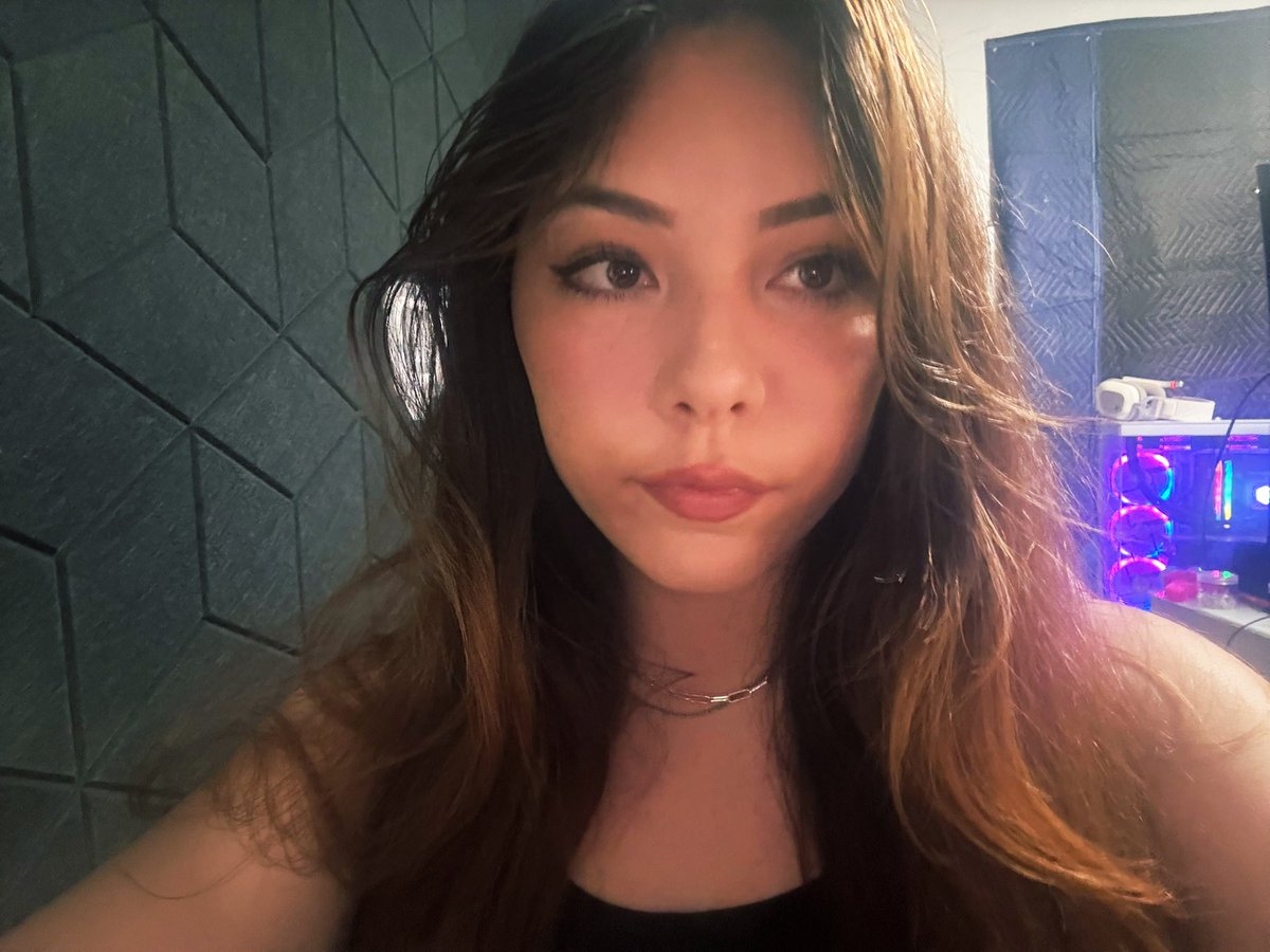 CynsitiveSZN's tweet image. hi