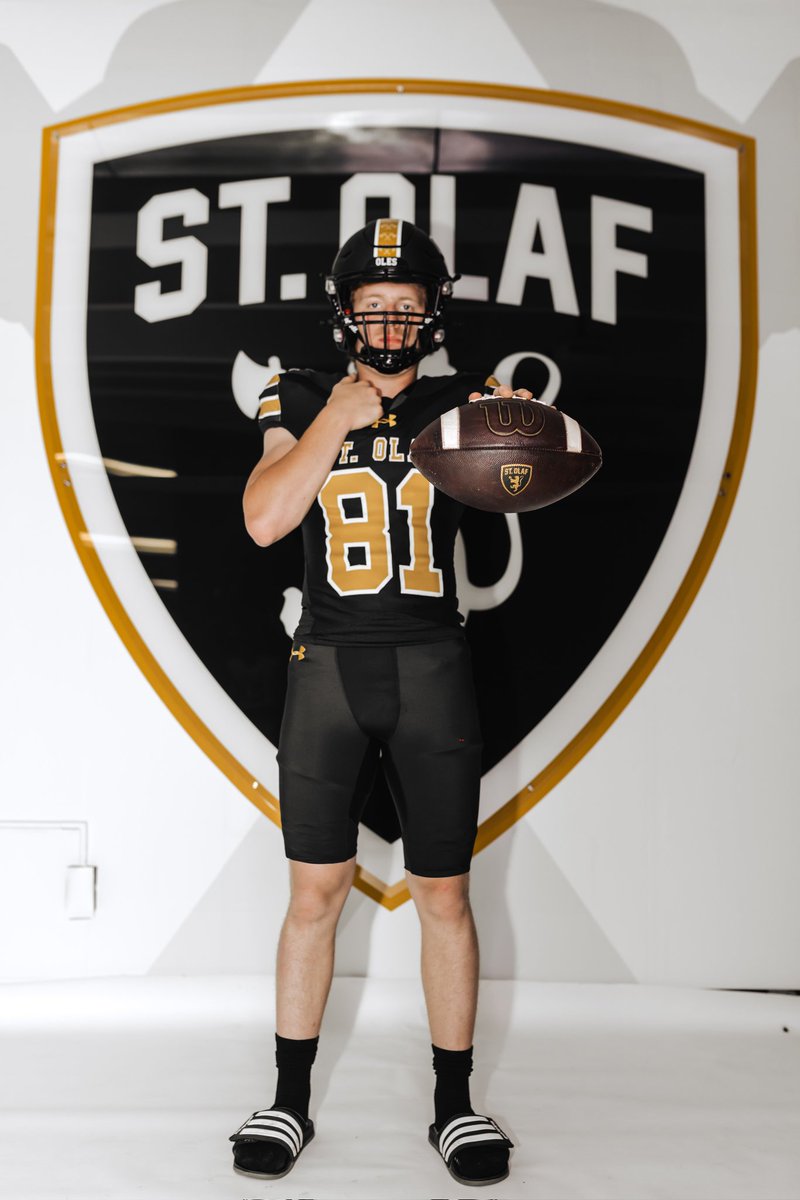JackJ2008's tweet photo. Thank you, @StOlafFB, for the amazing junior day!

@CoachLucasKlein
@Coach_MPaulson @JamesKilian @StolafRBC @mkleinschrodt20 https://t.co/Z5mgFv9tdS