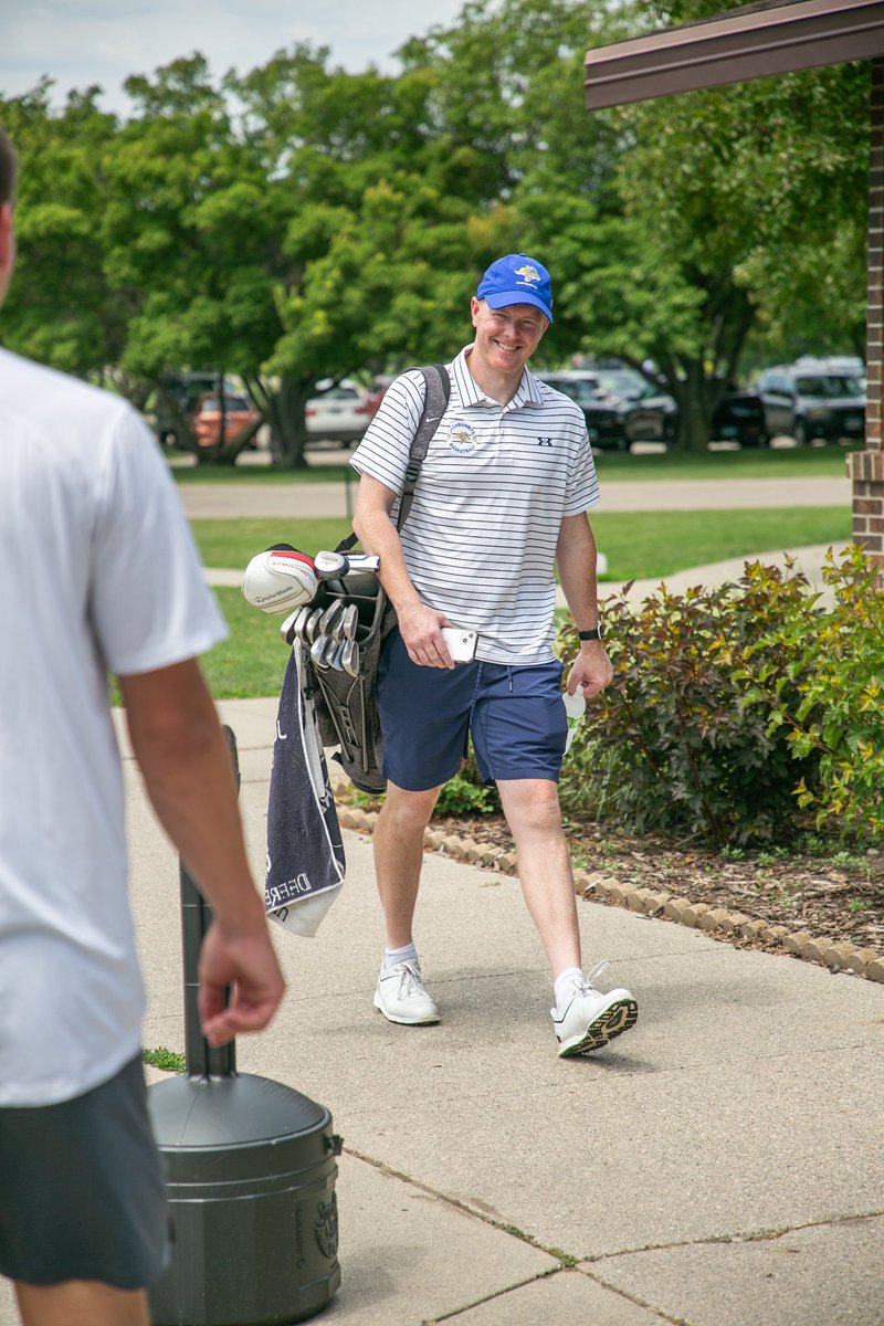 GoJacksMBB's tweet image. Fun afternoon at the course with the guys ⛳️

Team Smith closed the round out as Bucket Cup Champions 🗑️

#GoJacks 🐰