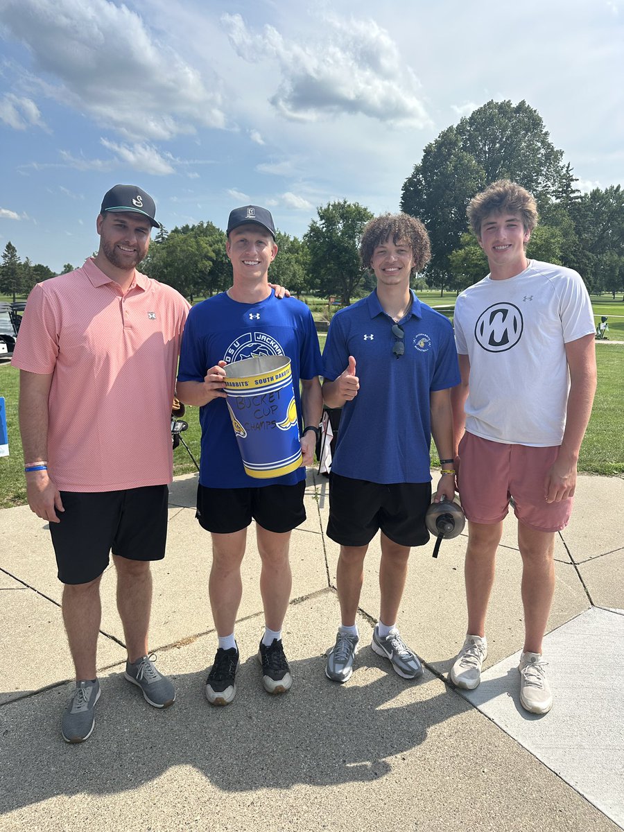 GoJacksMBB's tweet image. Fun afternoon at the course with the guys ⛳️

Team Smith closed the round out as Bucket Cup Champions 🗑️

#GoJacks 🐰
