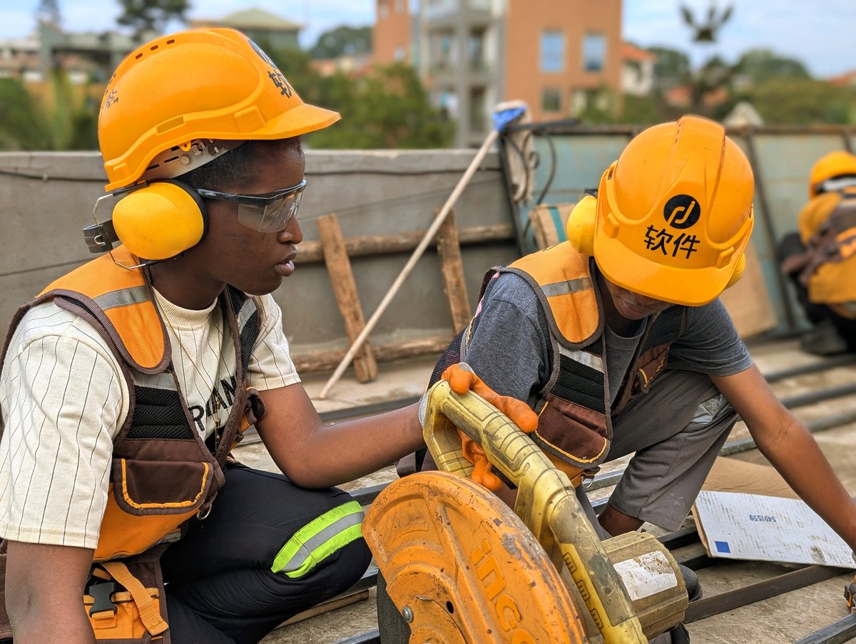 0000Mats's tweet image. We're preparing our site in Bunga, it's a custom-welded Mounting structure for 22 solar panels (550W each) a solid step toward clean energy! 💡
Proud to do this with our team @Ruanjian_Ltd& brilliant internship students. We believe in empowering both boys & girls in engineering