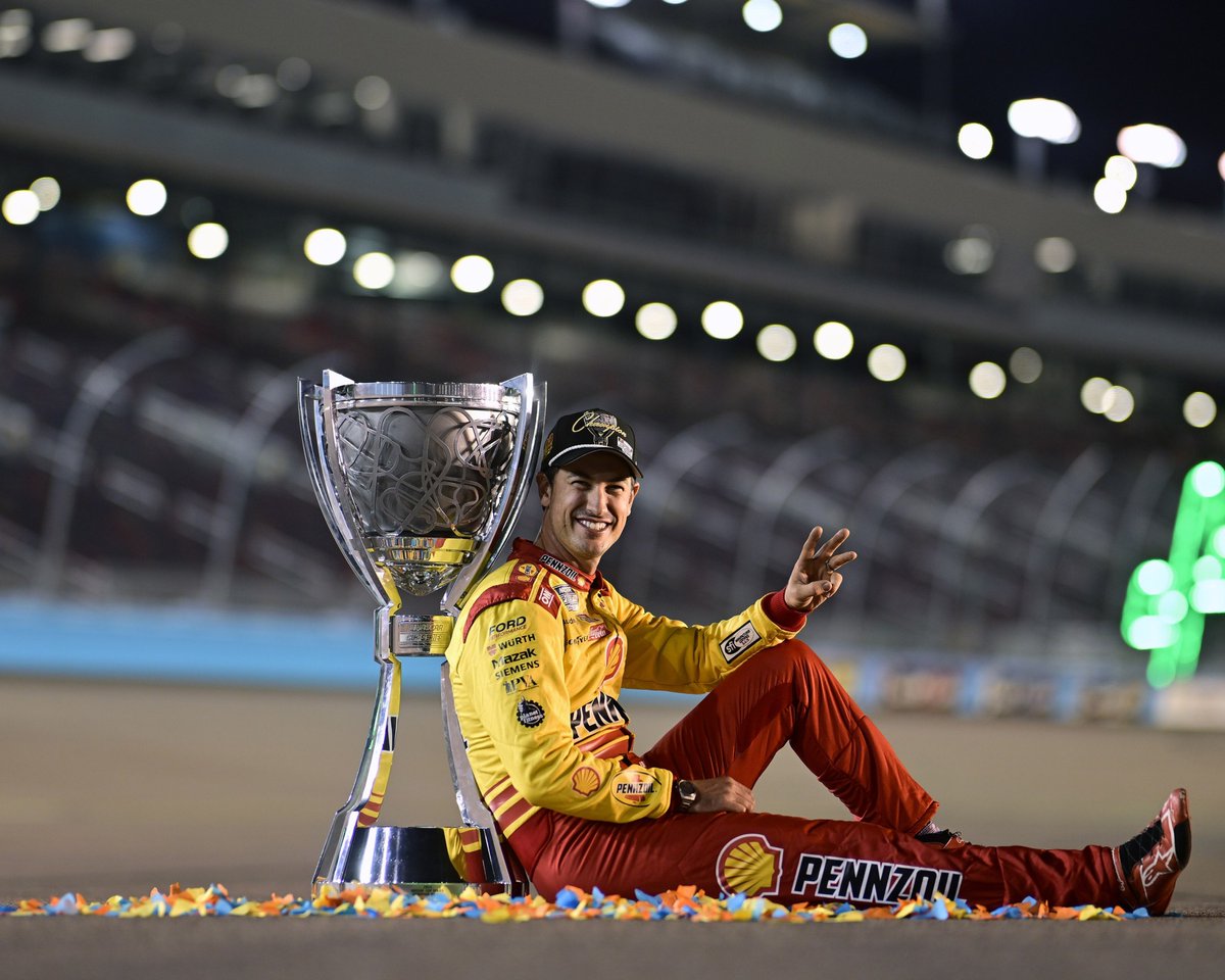 FordPerformance's tweet image. It's coming down to the final days to vote for Joey Logano in the ESPYs "Best Driver" category, where he looks to become the 20th NASCAR driver to take home the honors.
Cast your vote by tomorrow at 5pm ET to help Joey with this huge off-track win🔗 espn.com/espys/story/_/…