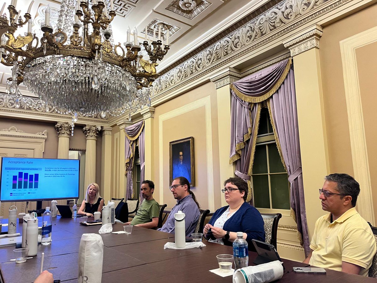 heatherfsmith's tweet image. Day 1 of the annual Anatomical Record editorial board meeting in the beautiful Cathedral of Learning (U Pittsburgh). Thanks to my awesome board for a productive discussion and strategic planning!