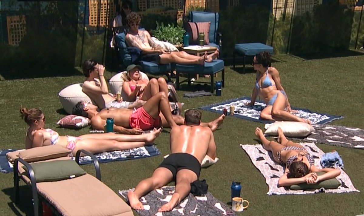 slothys's tweet photo. i’m screaming i just noticed ava #bb27 https://t.co/FhKAKr0TwZ