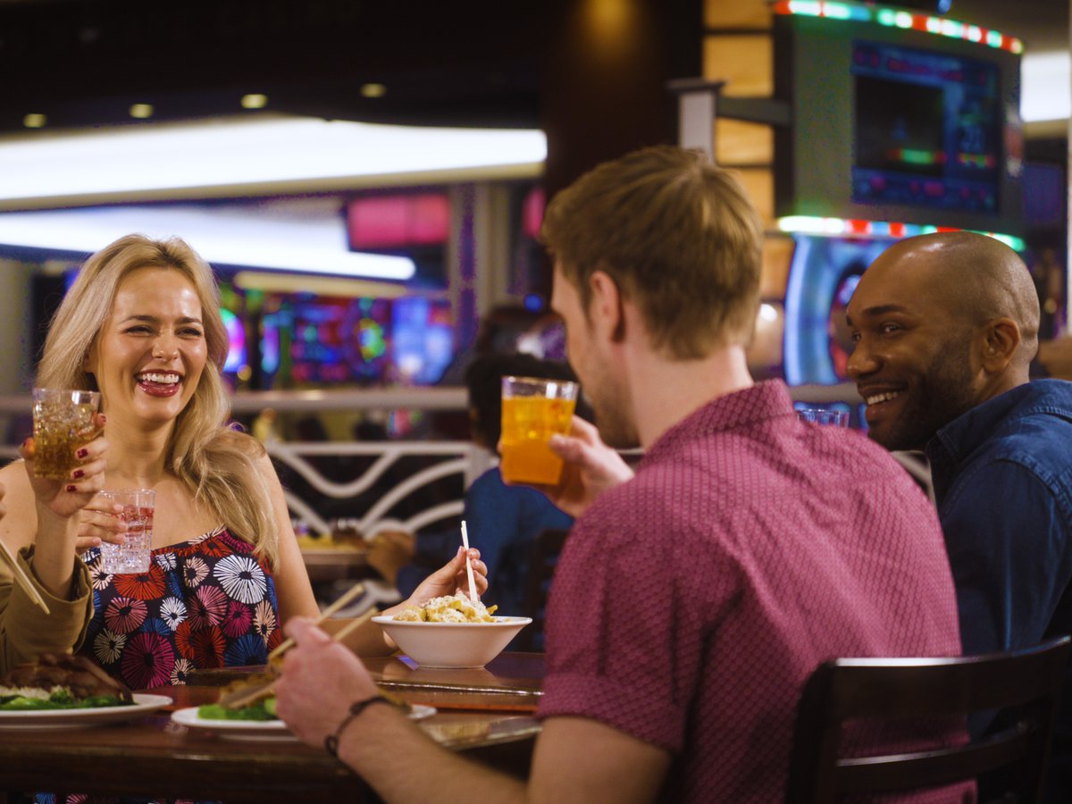 Game. Grub. Repeat 🎰

Take a break from the #Slots and fuel up with your favorites at the #FoodCourt! From pizza, to dumplings and more, there’s something for every craving 😋

Explore the Food Court 🔗 bit.ly/3TFBFRp