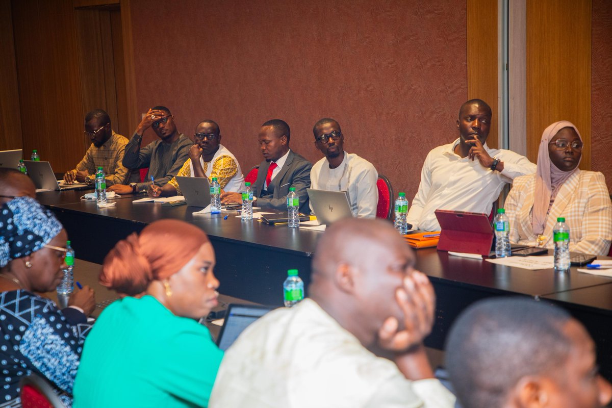 Mepmsenegal's tweet image. Ce 15 juillet 2025, le Ministre de l’Énergie, du Pétrole et des Mines, @BirameSouleye, a présidé l’atelier de présentation du Plan Stratégique 2025–2029 de la @Somisen_Sa.
Objectif : aligner la croissance de l’entreprise avec la politique minière nationale.
#Somisen #MEPM #Mines