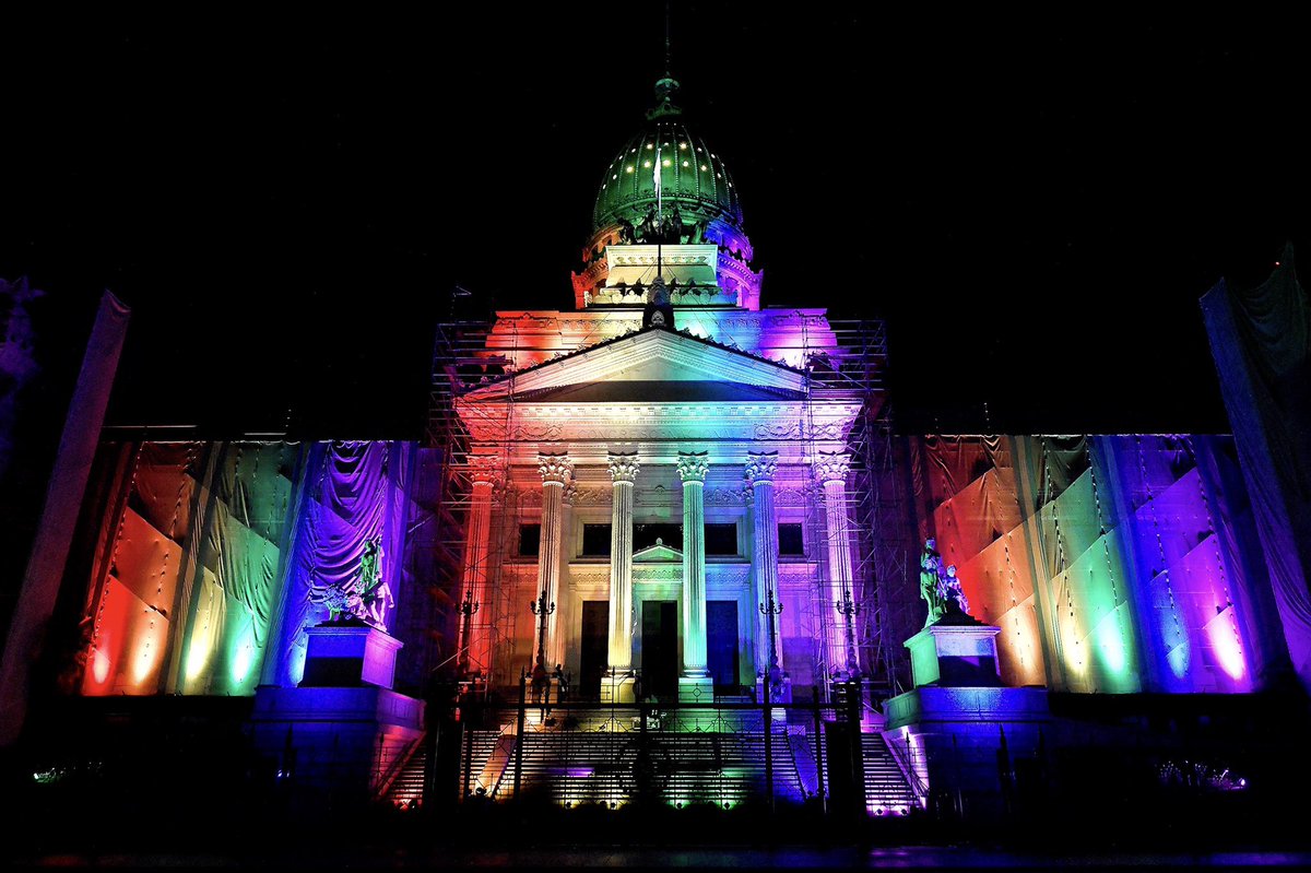martin_rorra's tweet image. Hace 15 años atrás, Argentina se convertía en el primer país latinoamericano en aprobar el matrimonio igualitario.
Un hito pionero e inspirador para toda la región. Todos los derechos para todas las personas. 🏳️🌈