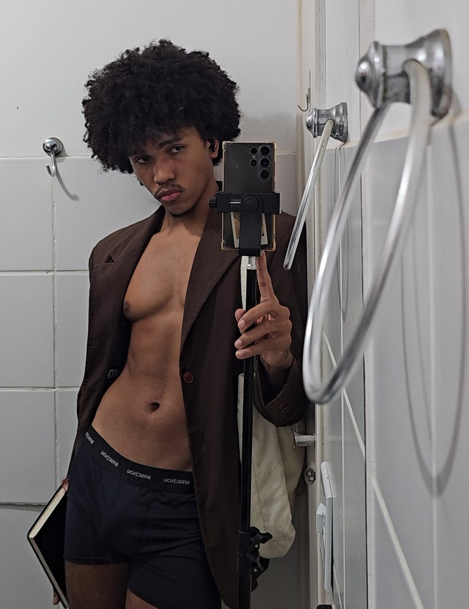 Pra mostra q alem de uma pika grande eu tbm tenho conteúdo