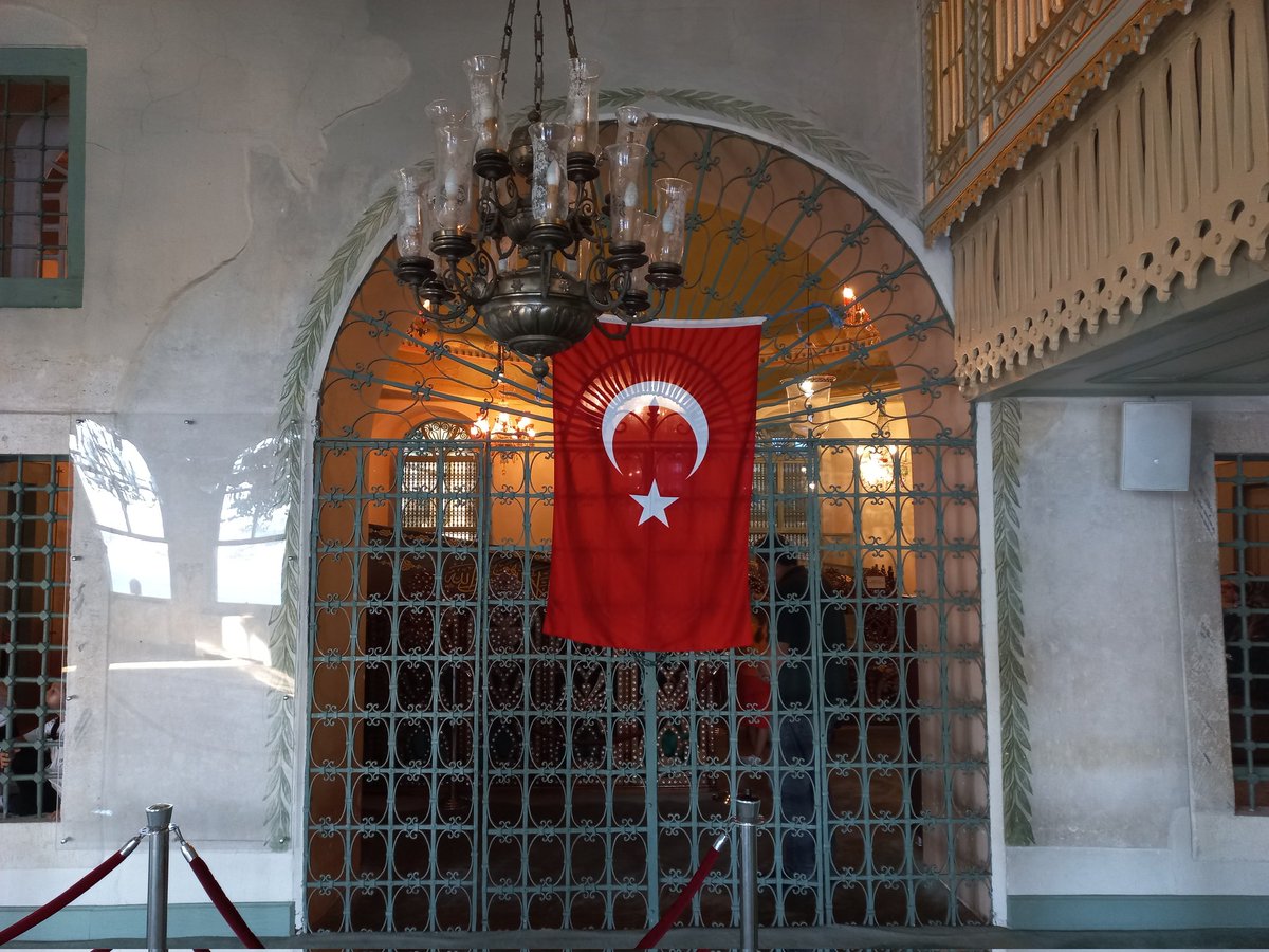 ezanımızı dindirtme, bayraklarımızı indirtme ve topraklarımızı düşman çizmeleri altında çiğnetme ya rabbi