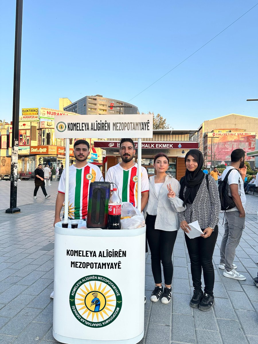 Metader_'s tweet image. 20 Temmuz Pazar günü saat 13:00’te Boy Davet Salonu’nda, Iğdır Dernekler Federasyonu ile birlikte gerçekleştireceğimiz “Mezopotamya Gençliği Barış Halayında Buluşuyor” şiarıyla düzenlenen etkinliğimize yönelik olarak, Esenyurt Meydanı’nda bilgilendirme ve davet amacıyla bildiri…