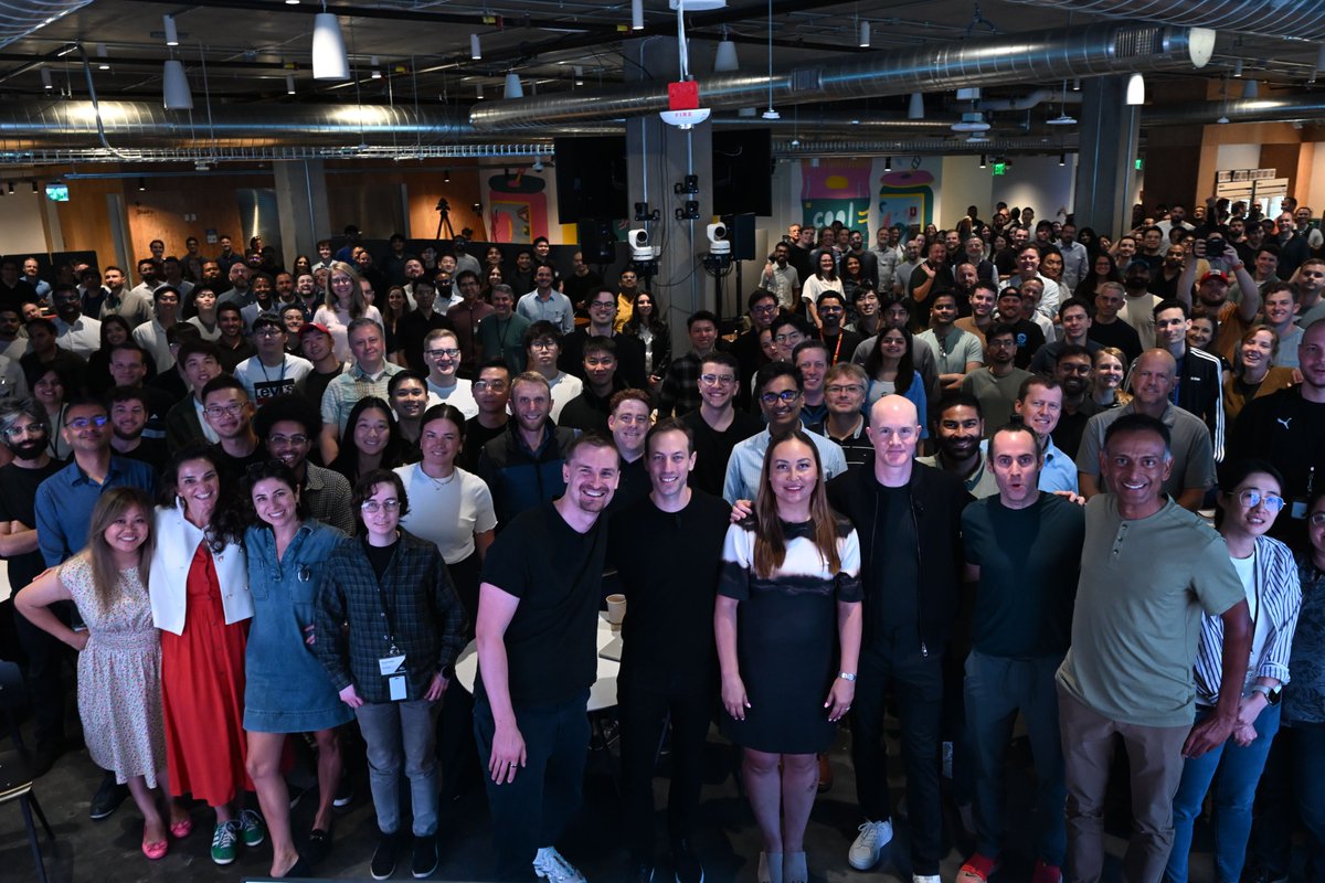 emiliemc's tweet image. LOVE when we do in person town halls! Lots of wins to celebrate from Q2 today, and we also gave the team a first look at the @base announcements we&apos;re making tomorrow. 👀