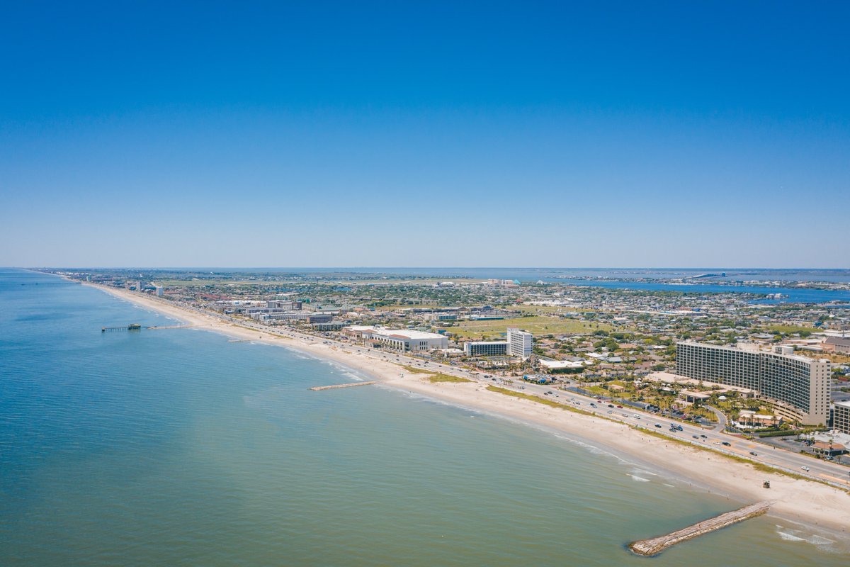 UTMBPresident's tweet image. Proud to collaborate with @bluezones to launch Blue Zones Ignite in Galveston, a community-wide assessment to identify the strengths, needs and challenges our residents are facing today. The assessment will lead to the creation of a policy-focused, transformational plan that,…