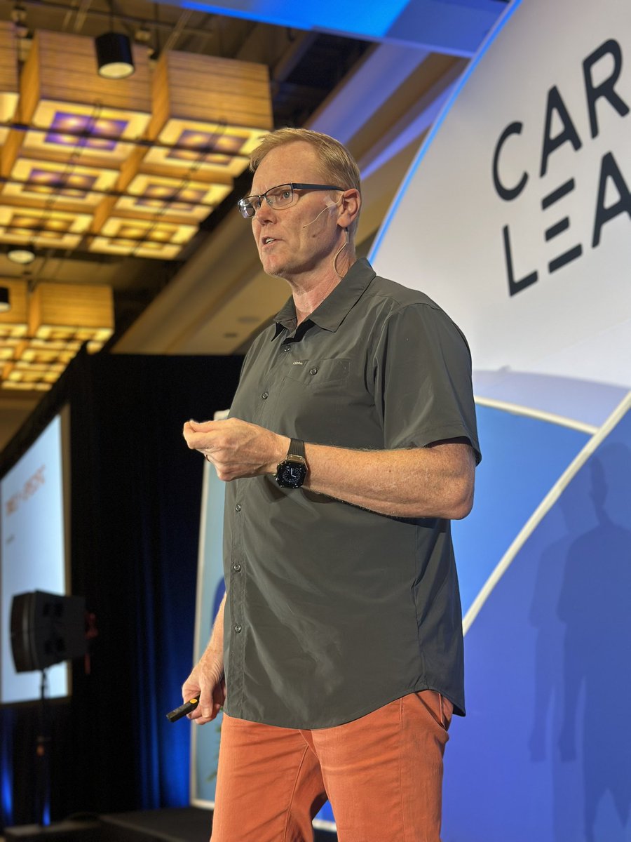 carnegielearn's tweet image. #TNI2025 dream agenda:

✅ Power Talk from @pgliljedahl 
✅ Workshop sessions with @pgliljedahl 

#LongLiveMath