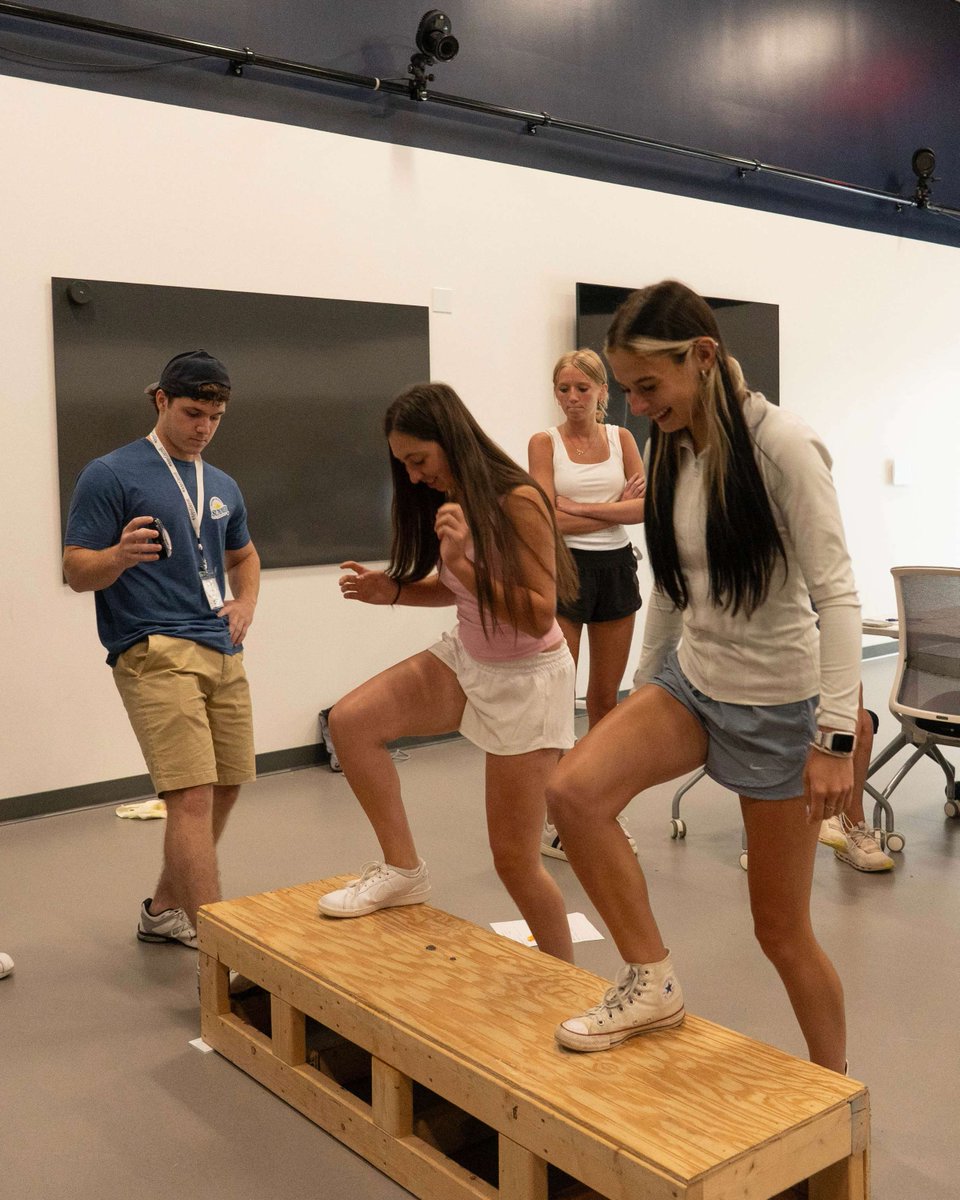 JohnCarrollU's tweet image. Summer in The Heights is officially underway! ☀️💙 This week, high school students are experiencing life at JCU —engaging in hands-on academic programs like business and health, and exploring all that John Carroll and “The Heights” have to offer #JCUSummer #FutureBlueStreaks
