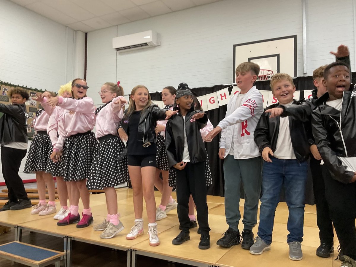 AcademyWillow's tweet image. So proud - our amazing Year 6 lit up the stage today with an unforgettable performance of Grease! Incredible energy, slick moves and pitch-perfect singing wowed everyone. "Greased Lightning" was a showstopper, and "Hopelessly Devoted to You" brought tears- well done Y6 @ExceedLP