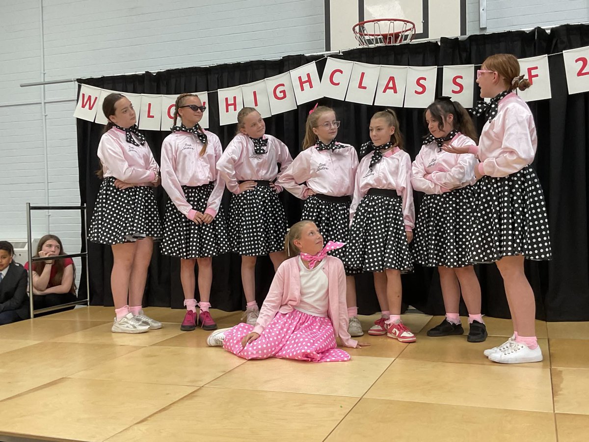 AcademyWillow's tweet image. So proud - our amazing Year 6 lit up the stage today with an unforgettable performance of Grease! Incredible energy, slick moves and pitch-perfect singing wowed everyone. "Greased Lightning" was a showstopper, and "Hopelessly Devoted to You" brought tears- well done Y6 @ExceedLP