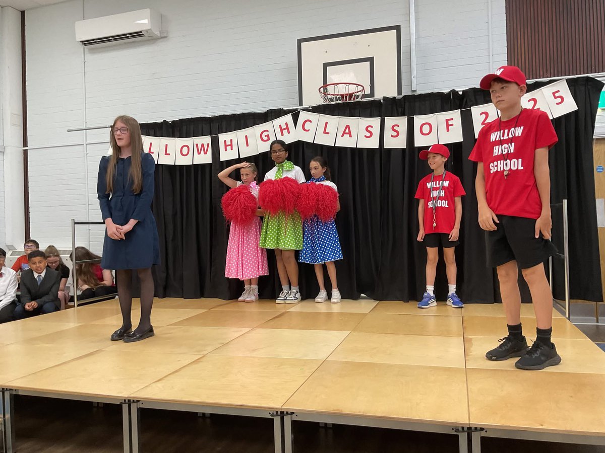AcademyWillow's tweet image. So proud - our amazing Year 6 lit up the stage today with an unforgettable performance of Grease! Incredible energy, slick moves and pitch-perfect singing wowed everyone. "Greased Lightning" was a showstopper, and "Hopelessly Devoted to You" brought tears- well done Y6 @ExceedLP