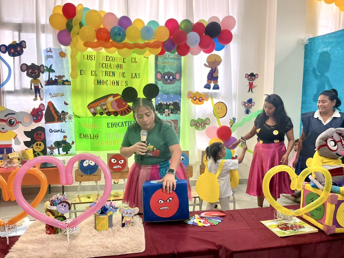EducacionZ8_Ec's tweet photo. 🏫  Se realizó la feria “Un Espacio para la #EducaciónInicial” en el Distrito 09D08-Pascuales 2, a fin de promover la importancia de este nivel como derecho fundamental niñas y niños, involucrando a la comunidad educativa mediante un enfoque interactivo, lúdico y pedagógico. 👧🏻👦🏻 https://t.co/tiBUoRHlz1