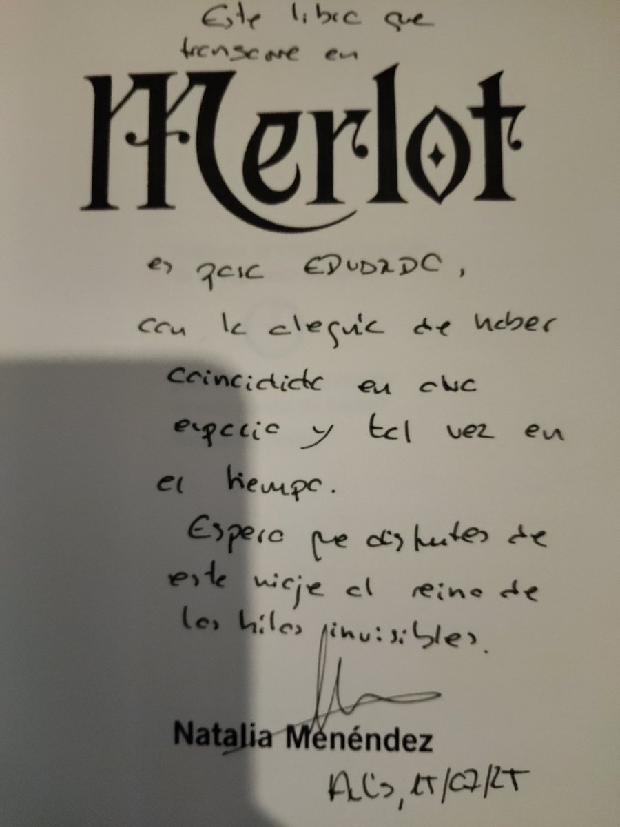 EC_Escritor's tweet image. La presentación que no me quería perder es la de Merlot de Natalia Menéndez, escritora avilesina y profesora en mi antiguo instituto. Fue un placer asistir a su charla, conocerla y que me firmará el libro.
#Celsius2025
