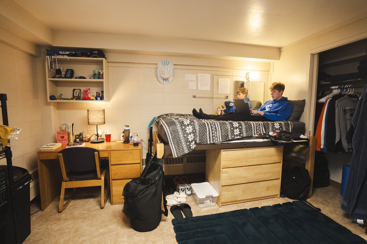 ictrueblue's tweet photo. 🏡 Welcome to Ellis Hall, a traditional co-ed-by-floor residence hall. Whether you're settling into a cozy corner or decorating your space your way, this is where memories start. #LifeAtIC #IllinoisCollege #DormTour https://t.co/cZ7TSyyMjT