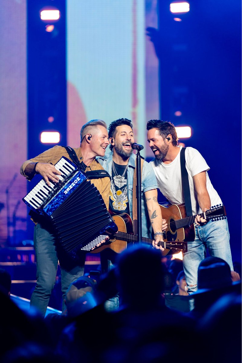 Merriweather Post Pavilion (@merriweatherpp) on Twitter photo We're just a few days away from <a href="/OldDominion/">Old Dominion</a> taking the stage with ERNEST and special guest @Redferrin this Friday night! Don't miss the How Good Is That World Tour, get your tickets now!
🎟️: hive.co/l/olddominionm…
📸: Mason Allen We're just a few days away from <a href="/OldDominion/">Old Dominion</a> taking the stage with ERNEST and special guest @Redferrin this Friday night! Don't miss the How Good Is That World Tour, get your tickets now!
🎟️: hive.co/l/olddominionm…
📸: Mason Allen