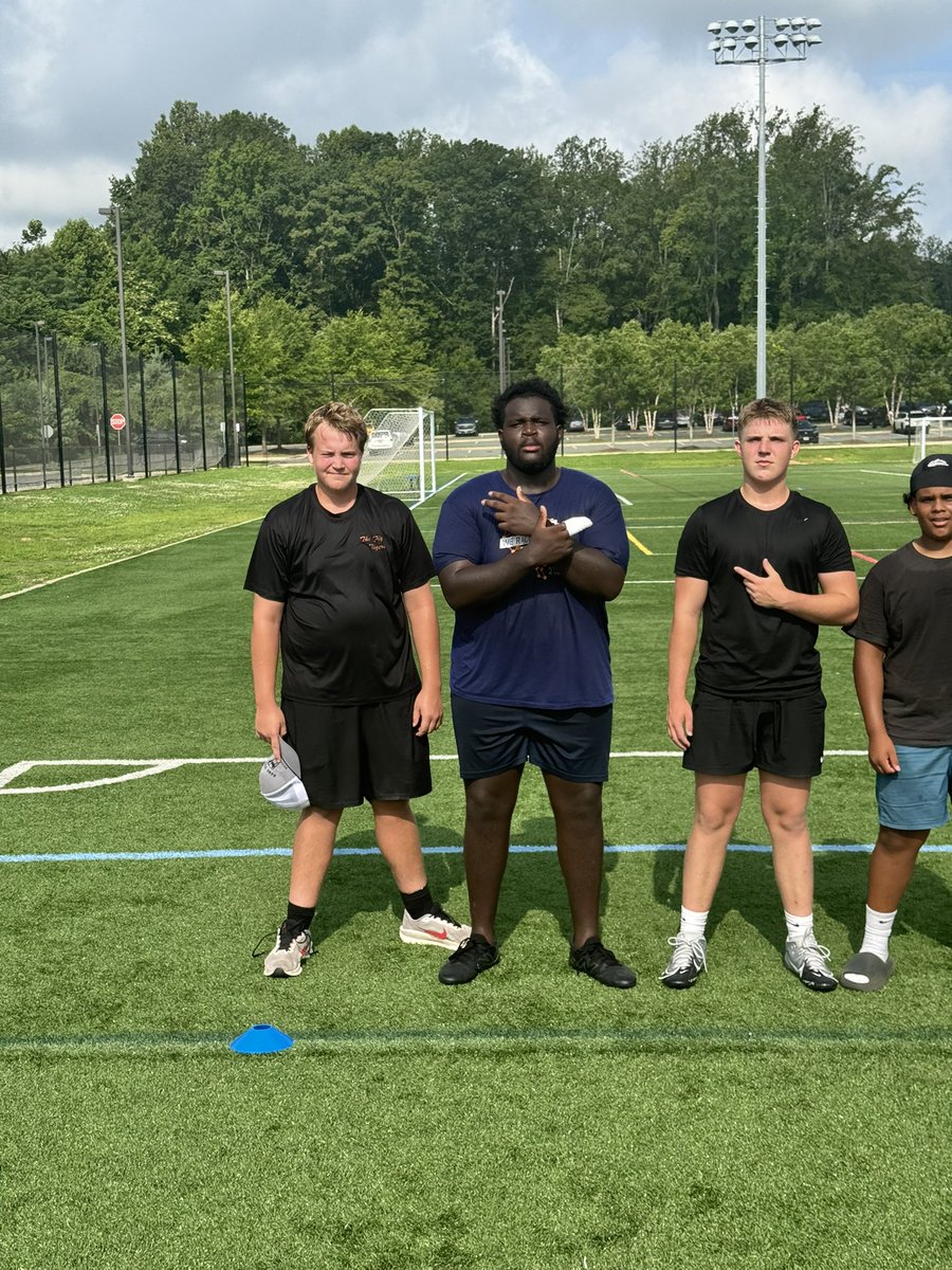 JamesMillerJr_'s tweet photo. Over the past 2 weeks, I’ve been blessed to train a wide range of Offensive Lineman around the Area like Brooke Point, Colonial Forge, and North Stafford to college OL from Virginia State, Georgetown, CNU, Roanoke &amp; Shenandoah!

Please check out my Insta!
@/foundationlineman https://t.co/XiVm5OsQ8d