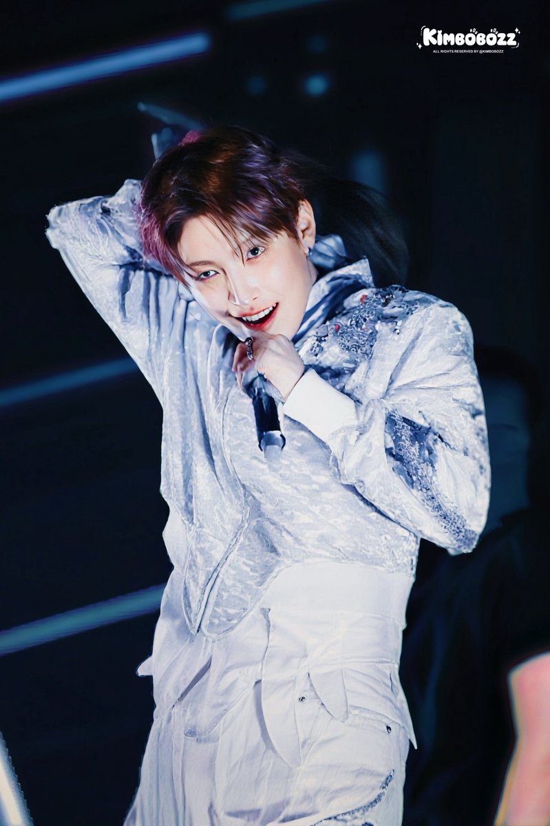 Kimbobozz's tweet photo. 250706 IN YOUR FANTASY
in Seoul D2

나의 NO1 👑

#ATEEZ #에이티즈 
#홍중 #HONGJOONG #ホンジュン https://t.co/muFxKTdHrx