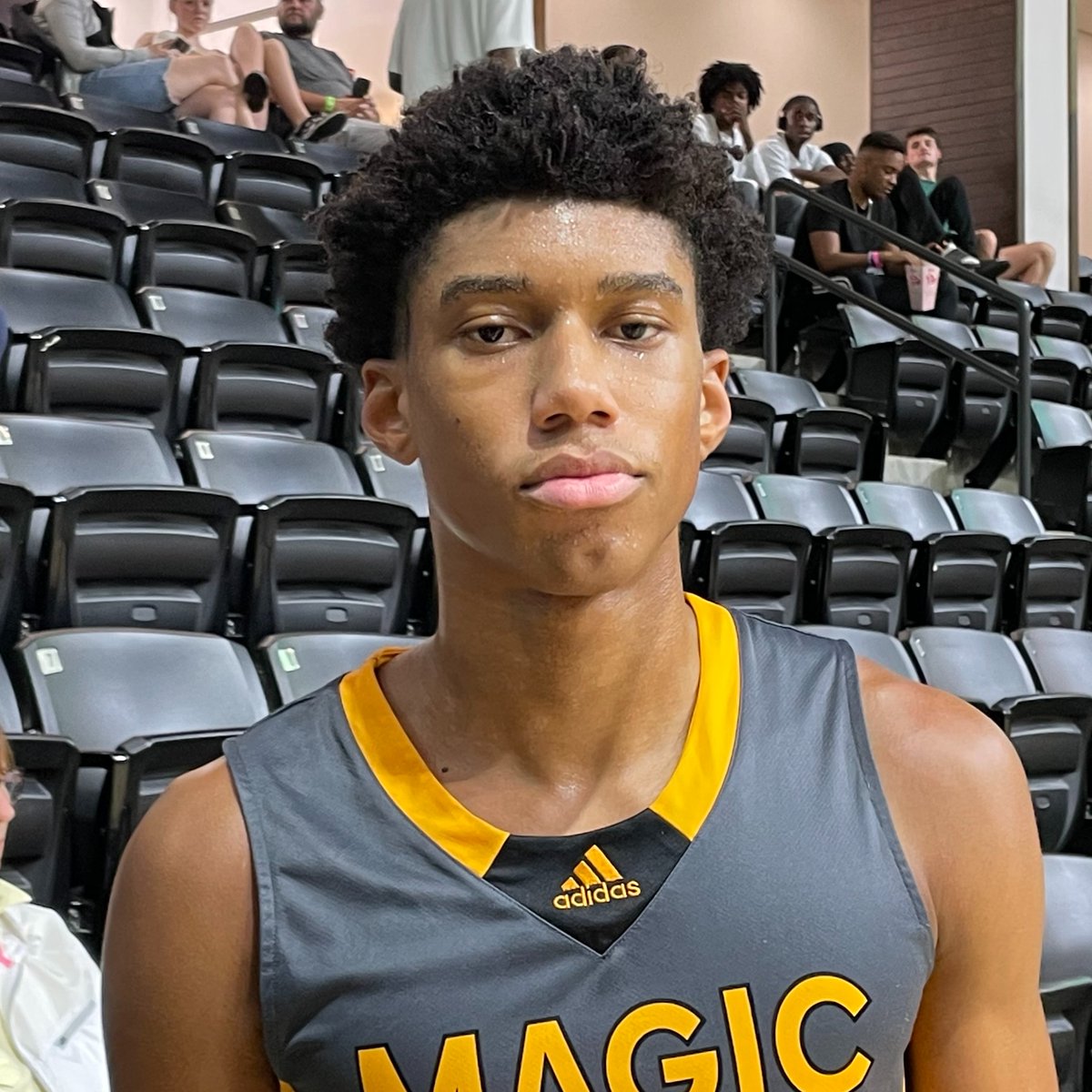 Now ranked as the No. 1 overall player in the 2027 class, 6-foot-7 SF Bruce Branch III is hearing more and more from Kentucky. 

"My boy (Cody) Fueger, one of my guys right now, he’s texting me almost every day."

➡️ on3.com/teams/kentucky…