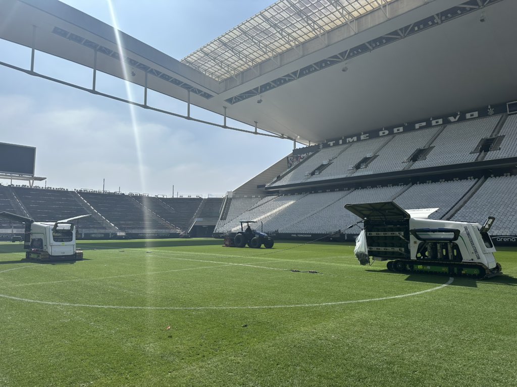 NPappas23's tweet image. Great weather as “winter” work continues here @NeoQuimicaArena in São Paulo. Hard to believe we are already &lt;2 months away from another @NFLBrasil game! #FromTheField