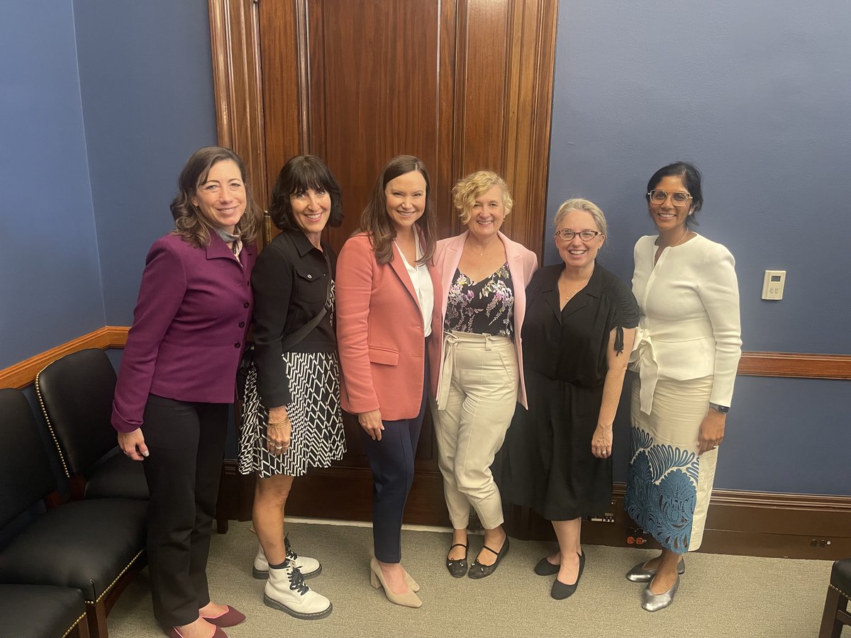 IAmBiotech's tweet image. Today, members of BIO's Women's Health Task Force took to Capitol Hill, highlighting the vital role of female #biotech leaders in driving U.S. innovation and advocating for robust investments in women's health research.