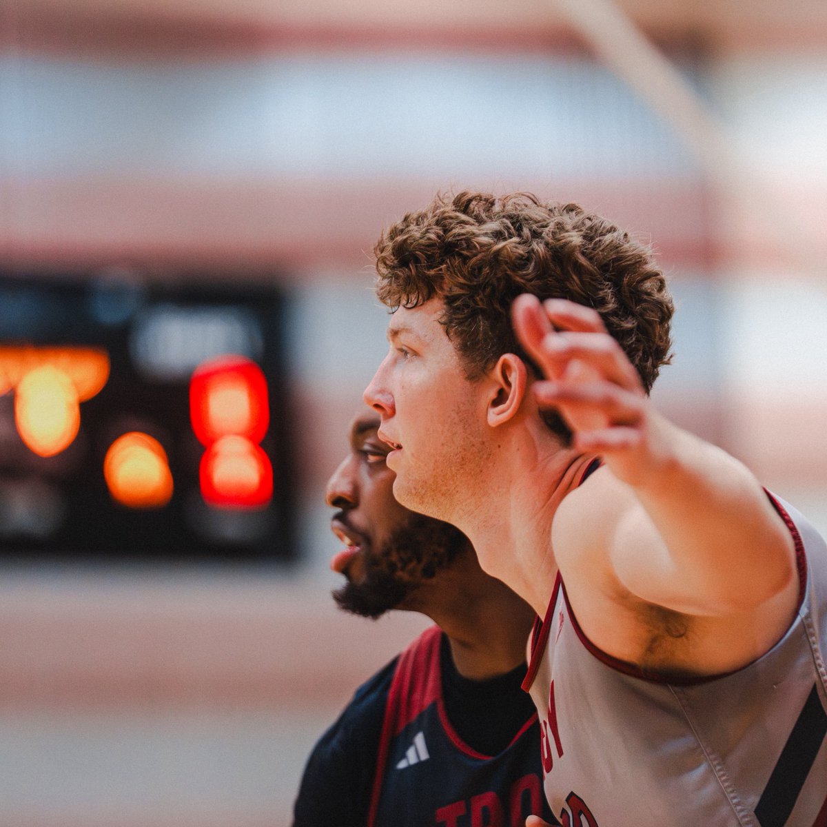 TroyTrojansMBB's tweet image. No days off 😤

#TakeTheStairs | #OneTROY ⚔️🏀