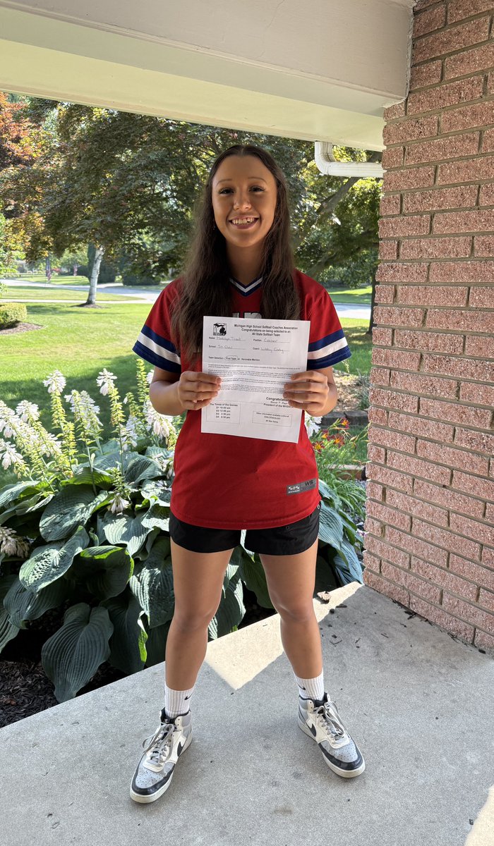 Madi_Treat's tweet photo. Honored and Grateful to receive my plaque for being selected to the MHSSCA All-State First Team. Thanks to Coach Libby, Coach Kenny, and Coach Becky for a memorable Varsity Saints Season. Thanks to @CoachTimK for working my butt of at practices and hitting sessions. Congrats to future WSU teammate @EllaVinco as well!
@Firecrackers_MI @WayneStateSB @colie_abes_12