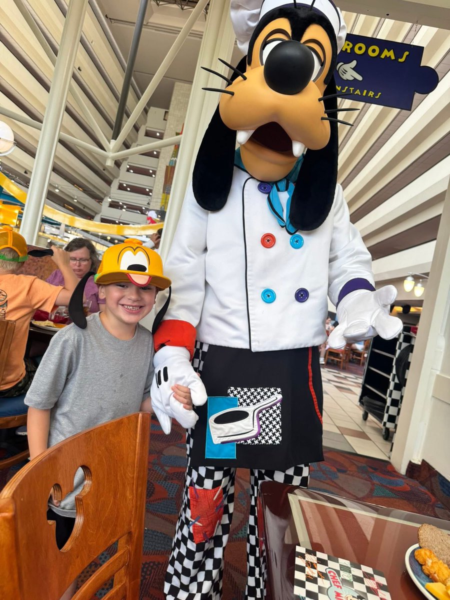 Elleriveraa1's tweet photo. Took my sweet baby to @WaltDisneyWorld this past month. We sure did enjoy it. https://t.co/q9TeMre0kb