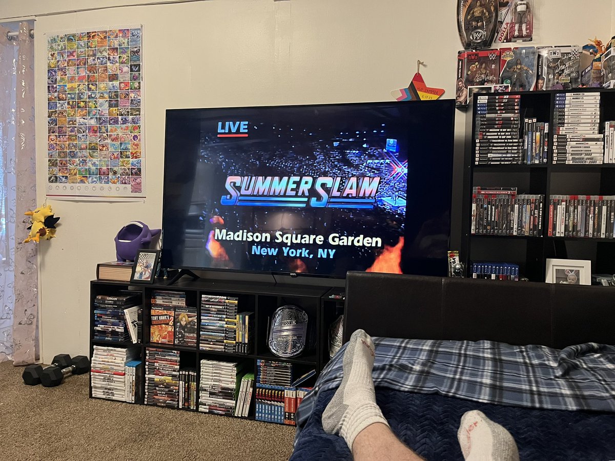 White_Mike89's tweet photo. Just in case if you wanted some lizzore! We have a house, 3 beds and 3 bathrooms! We can sleep traveling friends and family! I have a sweet ass guest/game room! Watching SS 91 on a sweet 65’ tv is the best!  I’m just happy and I’m blessed to see this life! https://t.co/AqmB2rBTSh