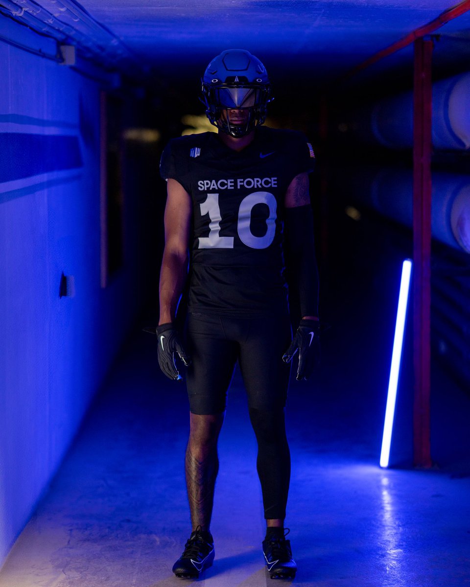 Air Force just dropped Space Force themed uniforms 🔥🇺🇸