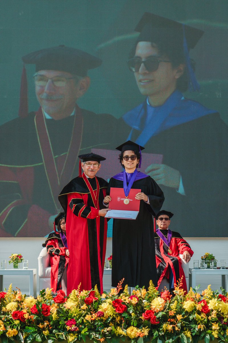 🎓 Officially graduated from medical school this April, but just received this photo from the university.

Grateful for the journey, the challenges, and everyone who supported me along the way.

Excited for what’s ahead!

#MedTwitter #MedicalGraduate