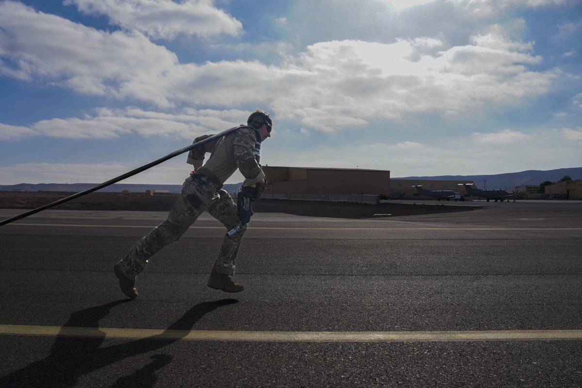 USSOCOM's tweet image. 🌎 From the deserts of Antofagasta to the icy waters near Antarctica, the 27th Special Operations Wing showcased the power of partnership during SOUTHERN STAR ’25 in Chile.
💥 See how U.S. Air Commandos teamed up with six nations for one of Latin America’s premier special…