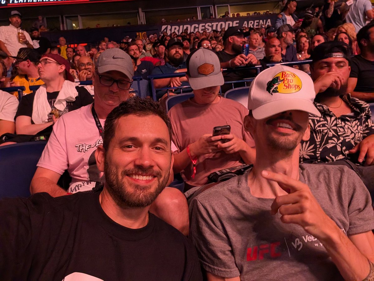 <a href="/cboundy22/">Conno🅡 Boundy</a> Had a great time at the UFC fights last weekend with <a href="/JChainsX/">JChains</a> <a href="/TheVirtualFlame/">Flamé 🔥</a> and Data!