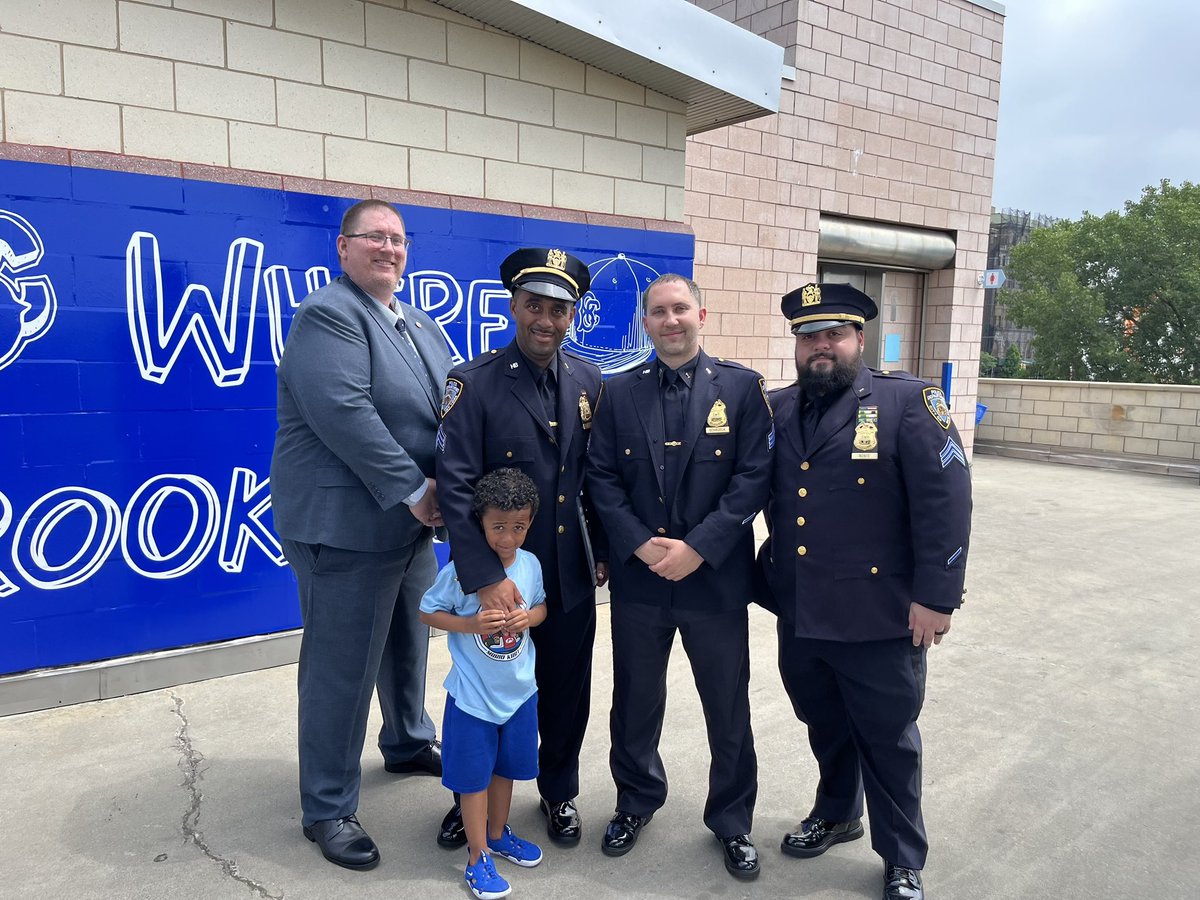 sbanypd's tweet image. Mike Curry, Director @nypdhousingbureau congratulates Sgts Luis Garcia, Alt Delegate; Delegate Joseph Schroeck & Marco Monte of #PSA1, who were recognized today for their exemplary service. Former Delegate Sgt Pete Borisenko was unable to attend due to LOD injury. Well deserved…