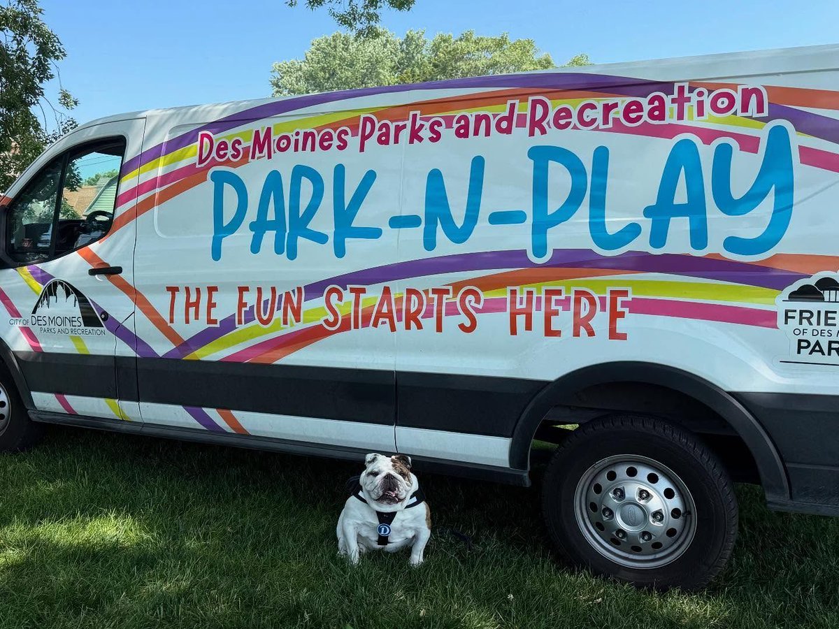 DesMoinesParks's tweet image. 🐾 Griff the Bulldog is having a blast kicking off Sports Week with PARK-N-PLAY! Catch him at:

📍 Belle M. Turner Park – Wed
📍 Sheridan Park – Thurs
🕙 10AM both days!

Hang with @drakeugriff, grab pics, win prizes &amp;amp; play!
🎯 DSM.city/parknplay #ParkNPlayDSM #Griff