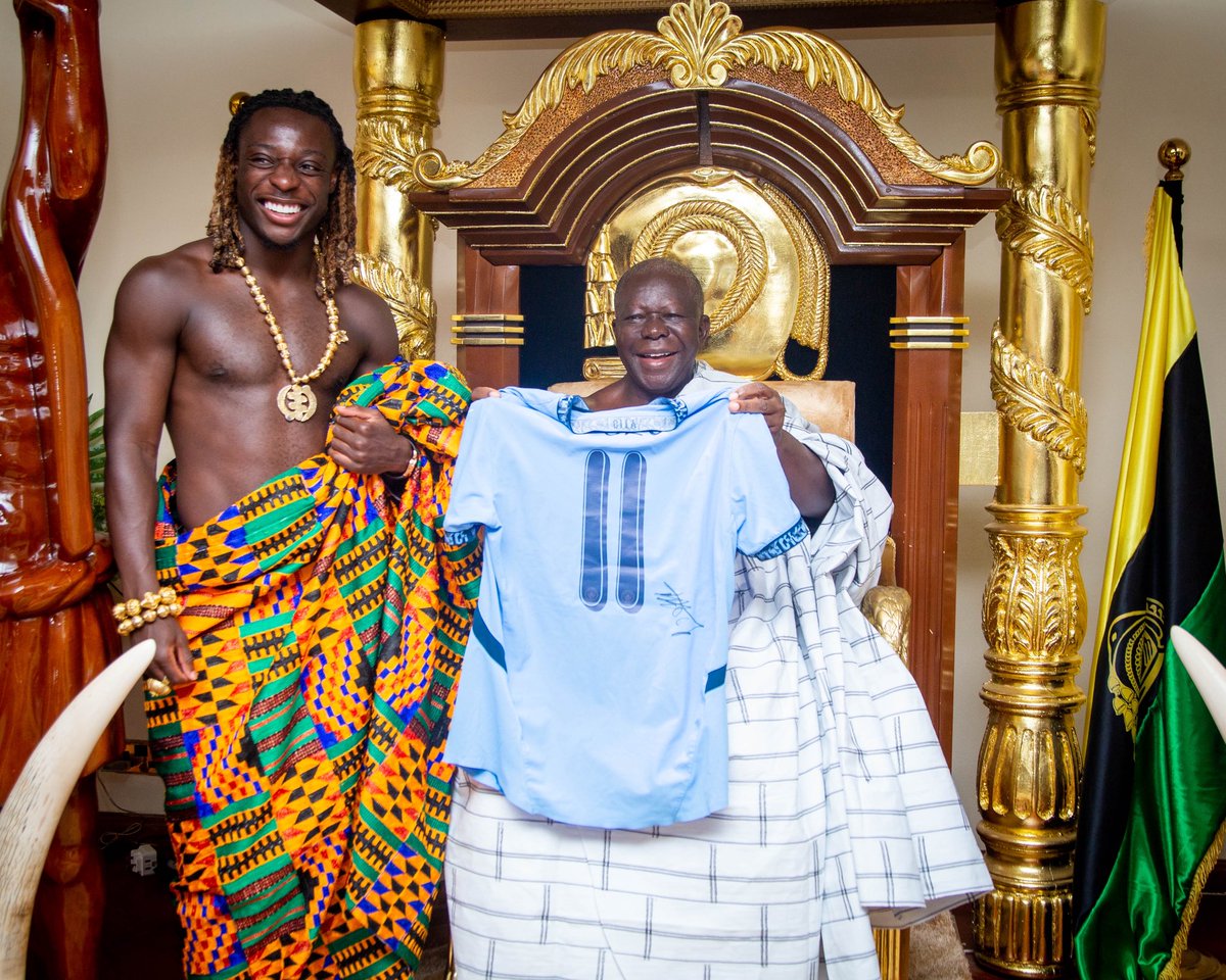 Dentaa_show's tweet image. The call came, and we delivered @gubadiasporanetwork. Honoured to lead our brother, @ManCity player @jeremeydoku, home to meet His Majesty Otumfuo Osei Tutu II, King of the Ashanti Kingdom. Thank you, Your Majesty, for your gracious welcome and the inspiring message you shared…