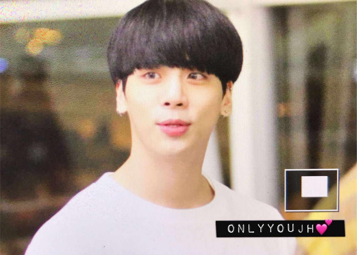 if you're having a hard time, i truly hope it gets better. keep going. here's some jonghyun sweetness 💙

#Jonghyun #종현 <a href="/SHINee/">SHINee</a>